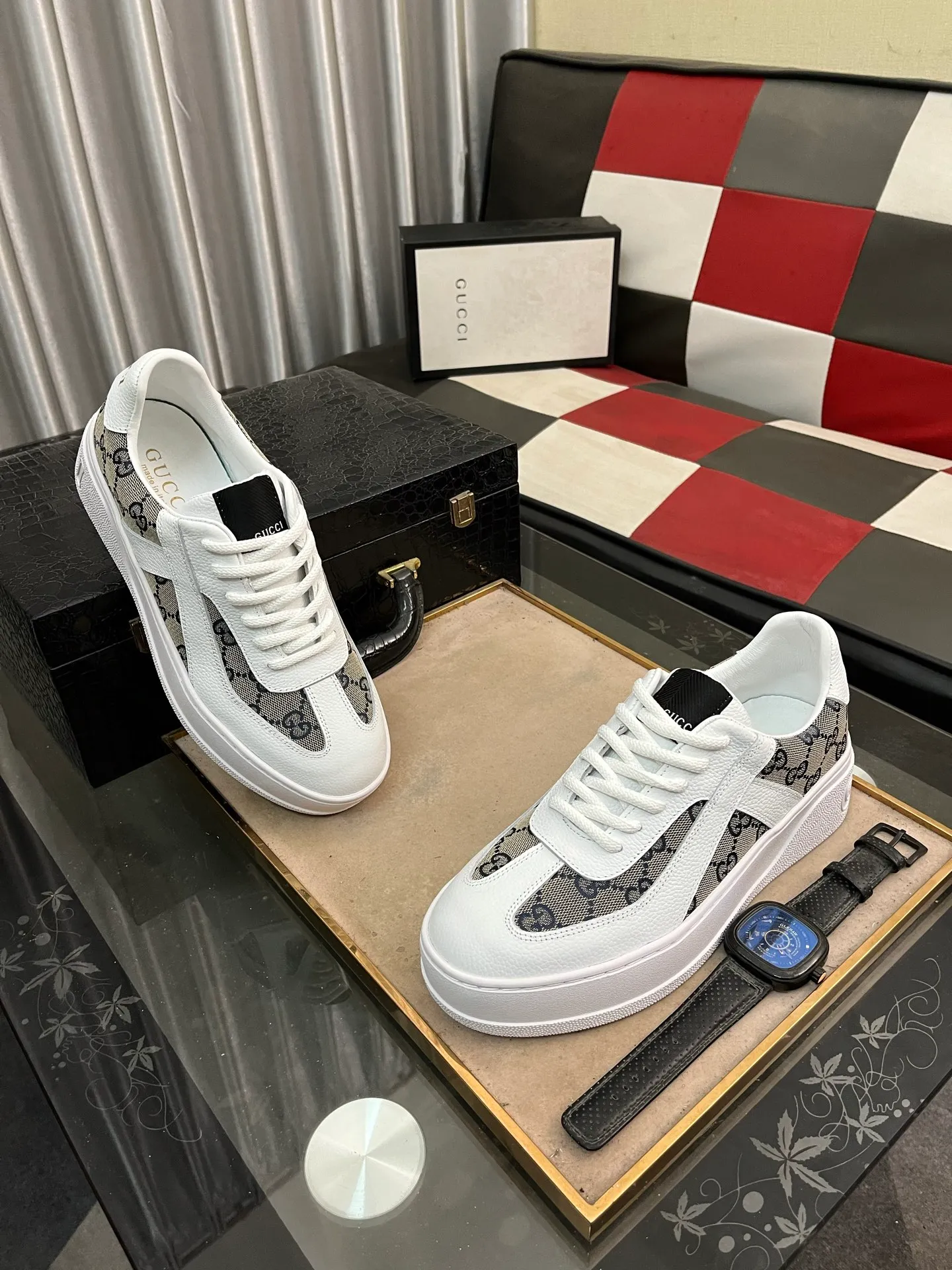 Men's shoes💰420⌚️⌚️[GUCCI] Gucci men's casual shoes are absolutely popular🔥The ultimate matching item for trendy men! The charm of super texture is irresistible, the main recommendation, the flower leather color is bright! The upper is made of high-quality cowhide with branded fabrics, pigskin lining for the feet, and wear-resistant rubber sole, which is noble and elegant! Extremely comfortable🎁🎁You can be as handsome as you want💪 38-443️⃣colors available